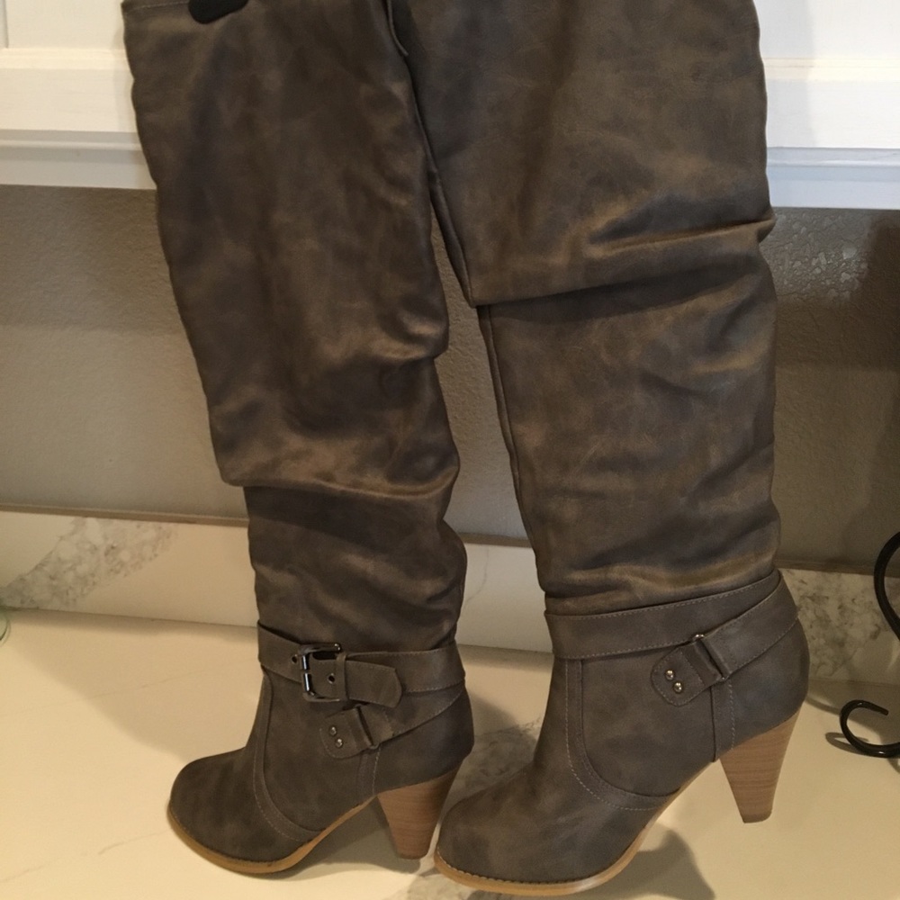 Wet Seal Knee High Heeled Buckled Boots